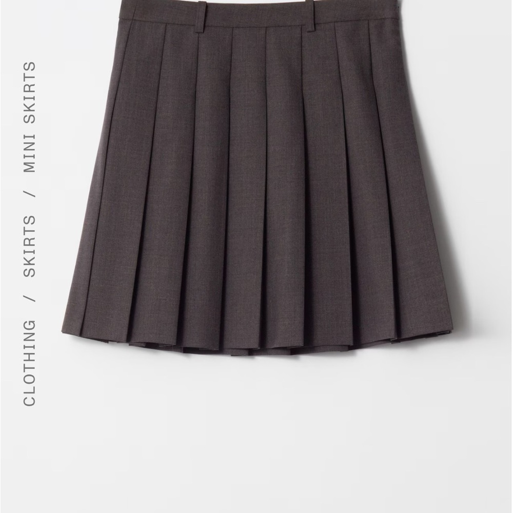Classic Gray Pleated Mini Skirt